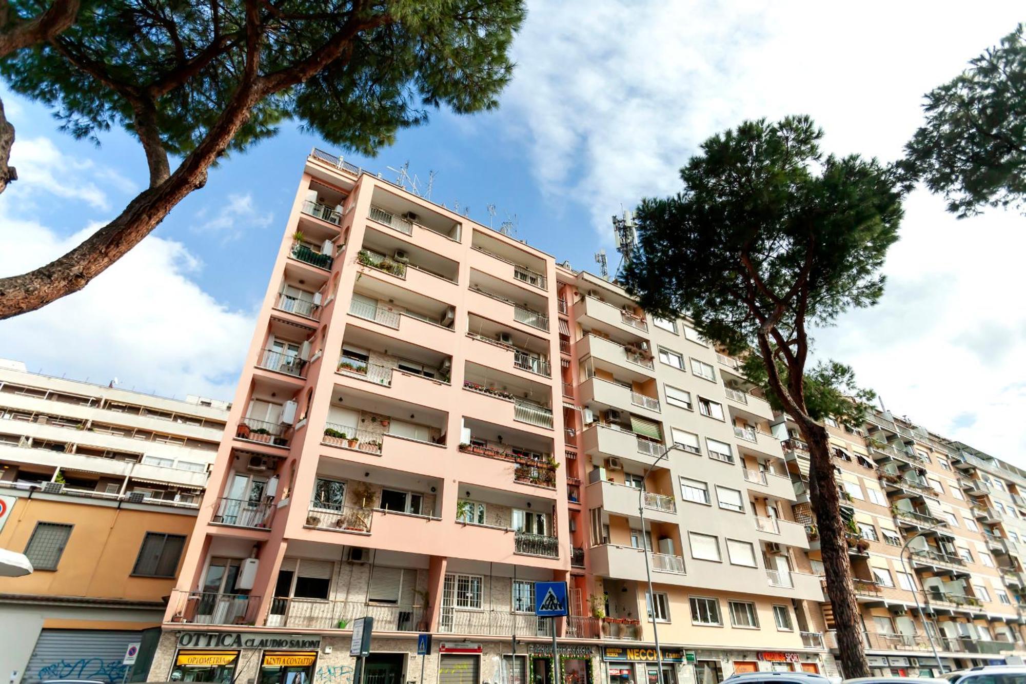 Appia Nuova Lucrezia Rom